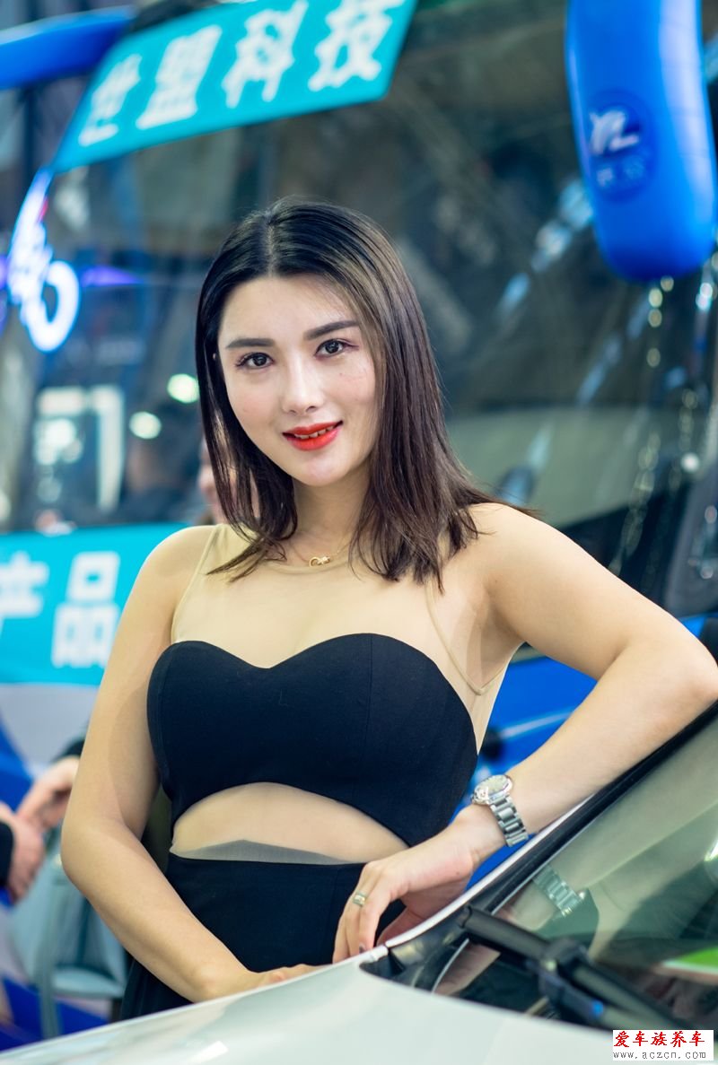 冷艷女神亮相深圳改裝車展！